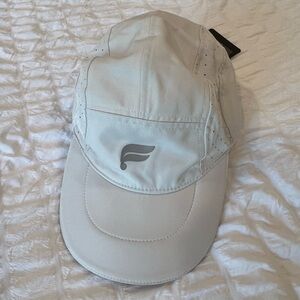 Fabletics Active Hat in “Soft Grey” | medium